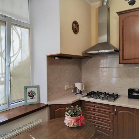 リヴィウУ Князя Лева Поряд Площі Ринок At Duke'S Aparment Next To Rynok Squareアパートメント エクステリア 写真